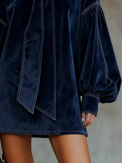 Águeda – Vestido azul noche con lazo